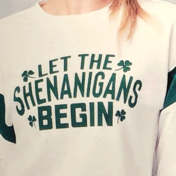 LET THE SHENANIGANS BEGIN ☘️Women's Sweatshirt Size M - Picture 3 of 3